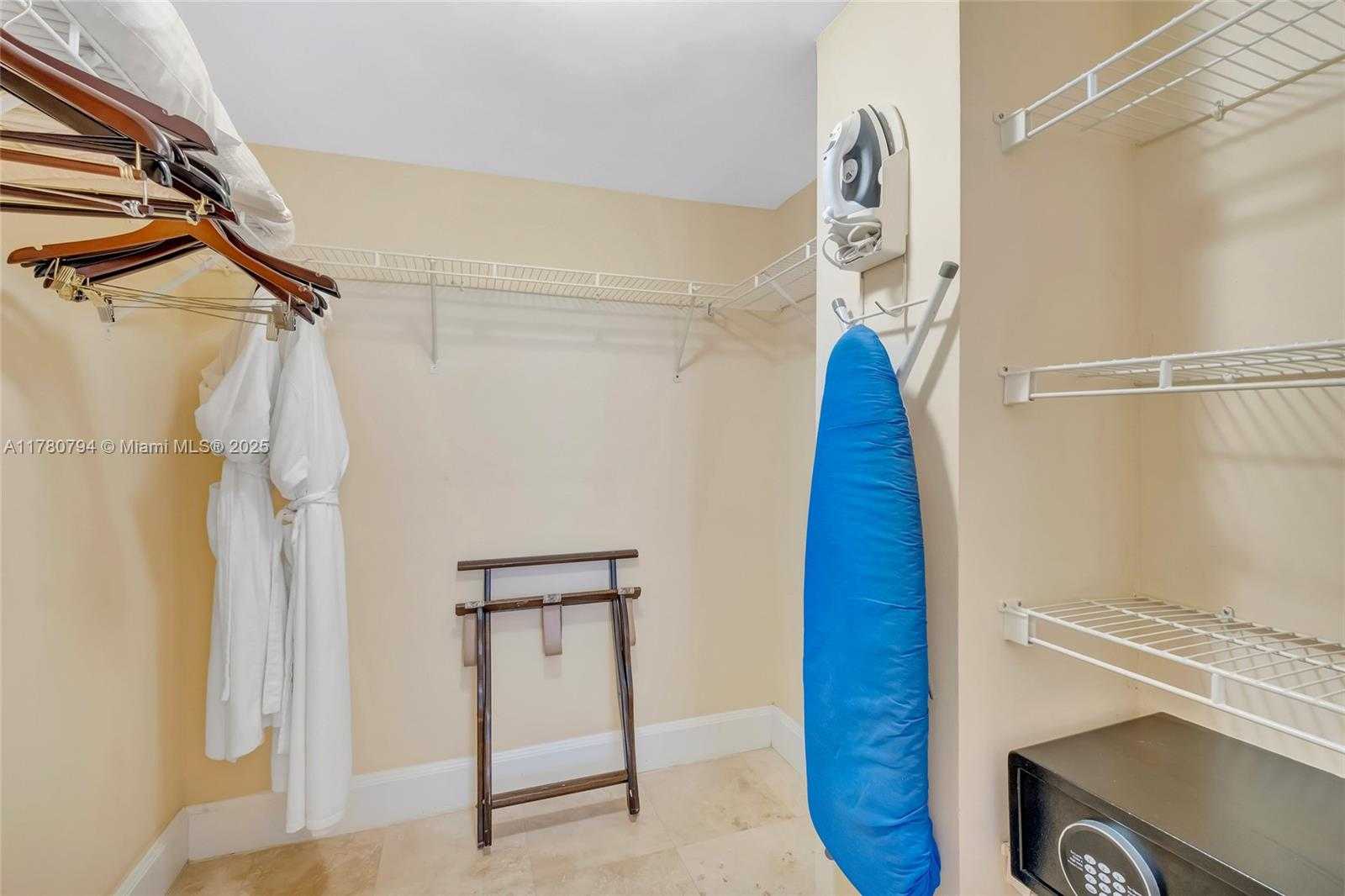 Small Image of 2951 SOUTH BAYSHORE DR #815, Miami Number 10