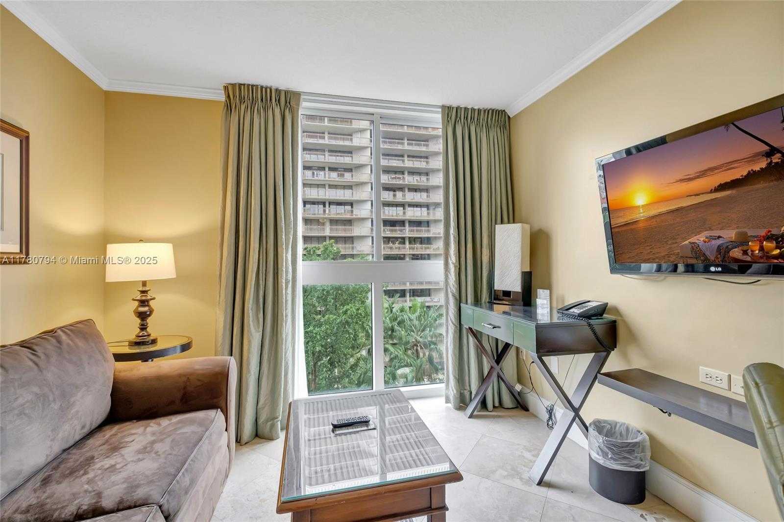 Small Image of 2951 SOUTH BAYSHORE DR #815, Miami Number 3