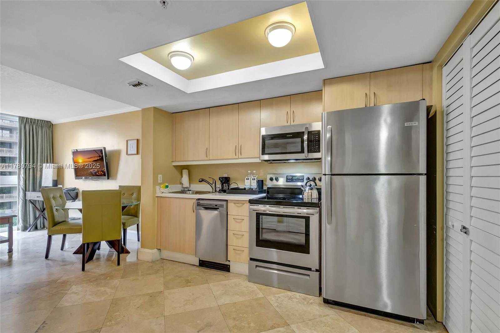 Small Image of 2951 SOUTH BAYSHORE DR #815, Miami Number 5
