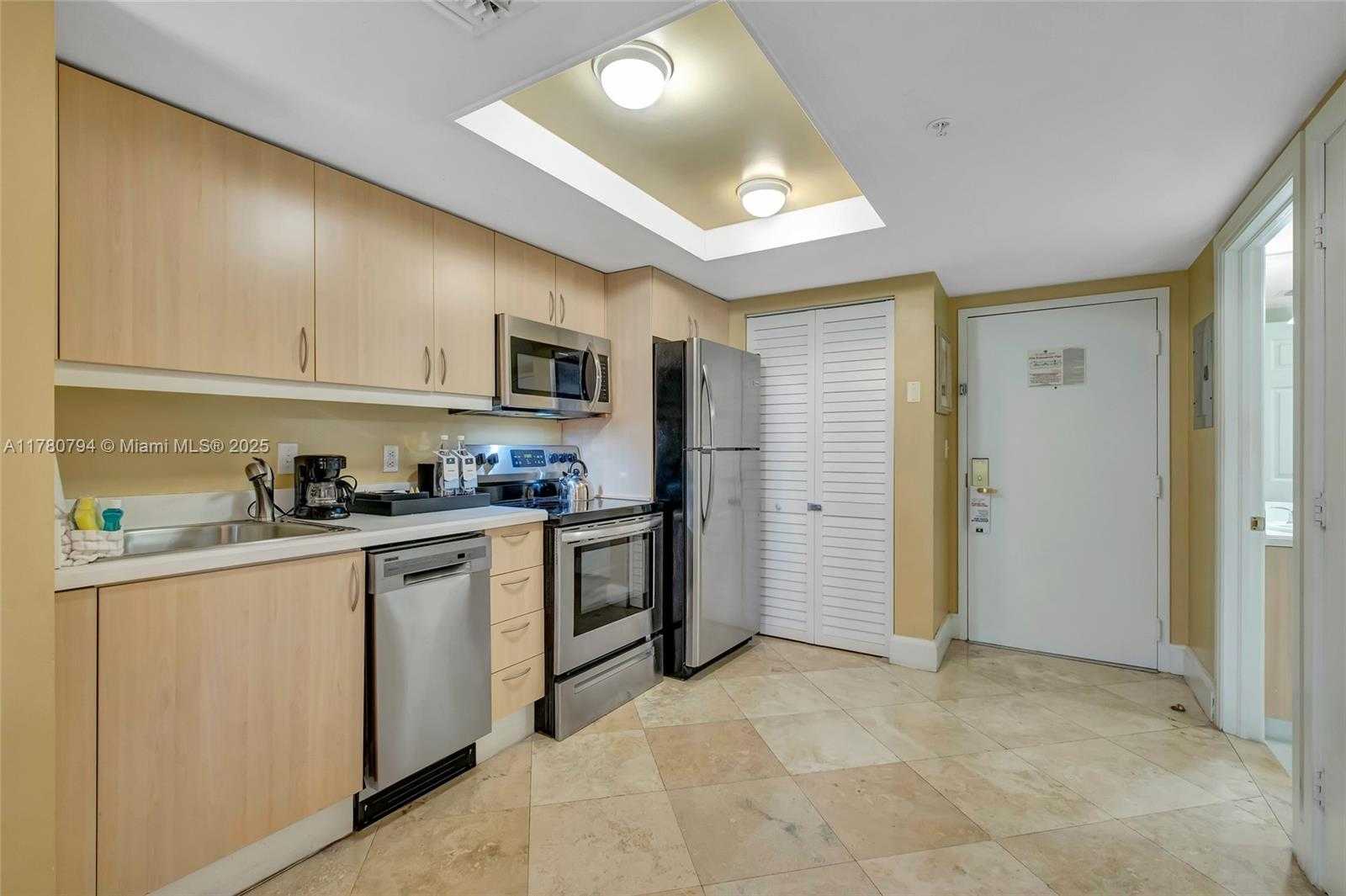 Small Image of 2951 SOUTH BAYSHORE DR #815, Miami Number 6