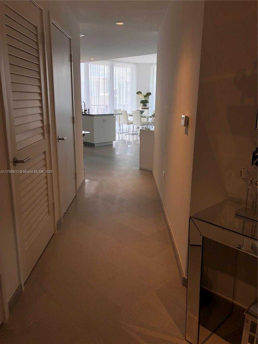 Small Image of 88 SOUTH WEST 7TH ST #2911, Miami Number 3