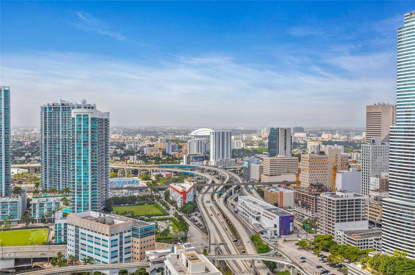 Small Image of 200 BISCAYNE BOULEVARD WAY #3912, Miami Number 19
