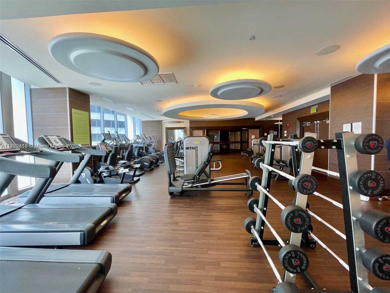 Small Image of 200 BISCAYNE BOULEVARD WAY #3912, Miami Number 25
