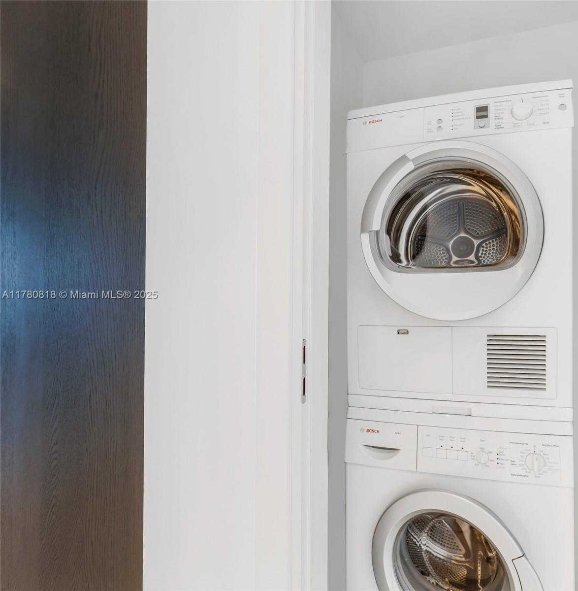 Small Image of 200 BISCAYNE BOULEVARD WAY #3912, Miami Number 5