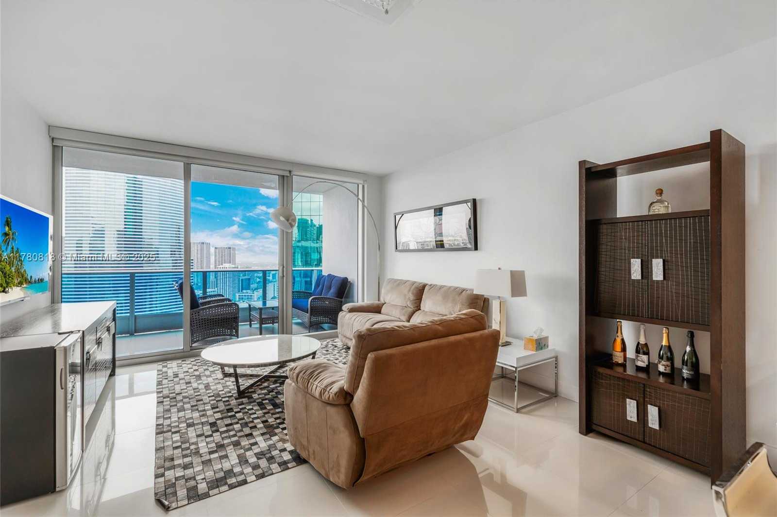 Small Image of 200 BISCAYNE BOULEVARD WAY #3912, Miami Number 6