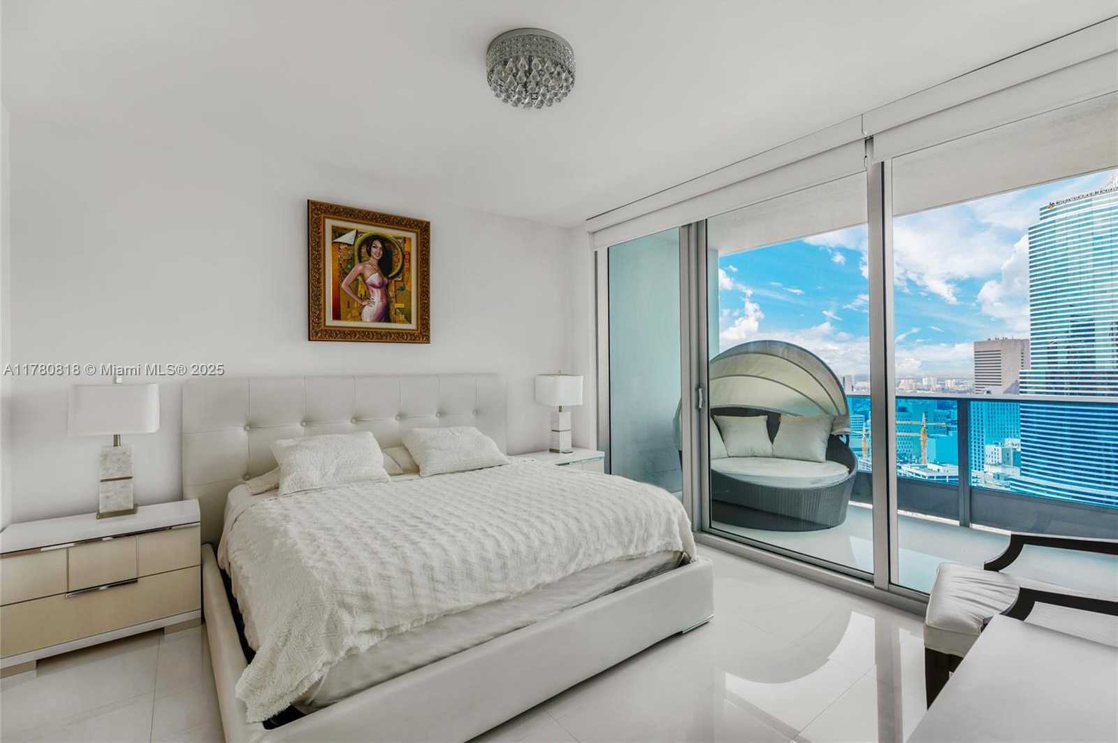 Small Image of 200 BISCAYNE BOULEVARD WAY #3912, Miami Number 8