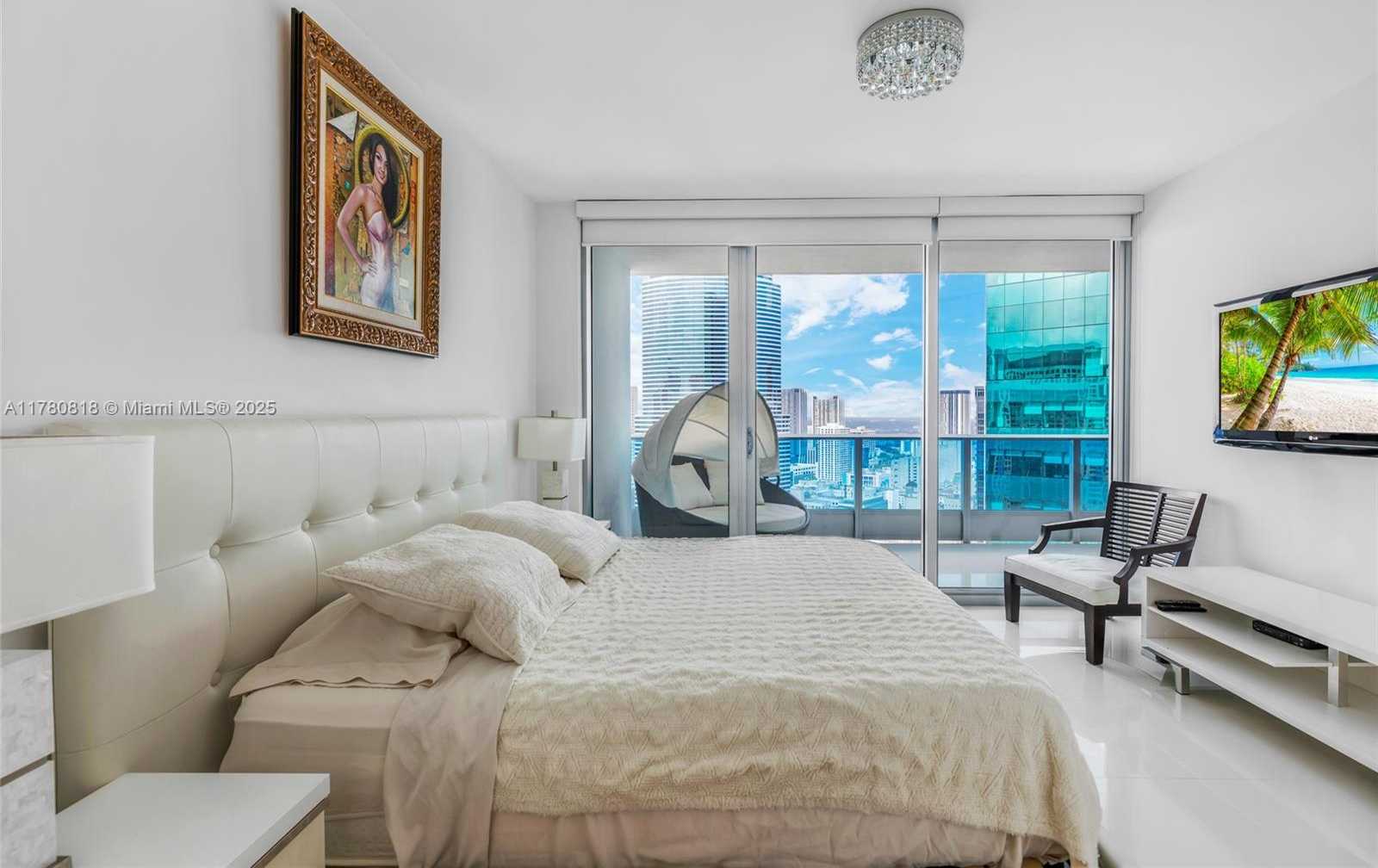 Small Image of 200 BISCAYNE BOULEVARD WAY #3912, Miami Number 9