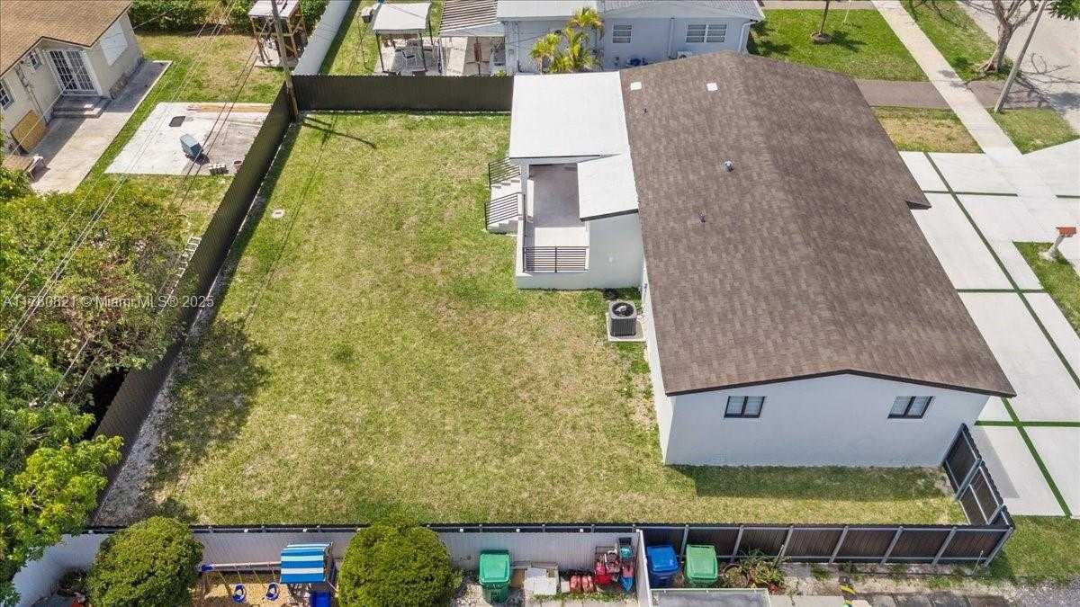 Small Image of 7750 SOUTH WEST 17TH TER, Miami Number 10