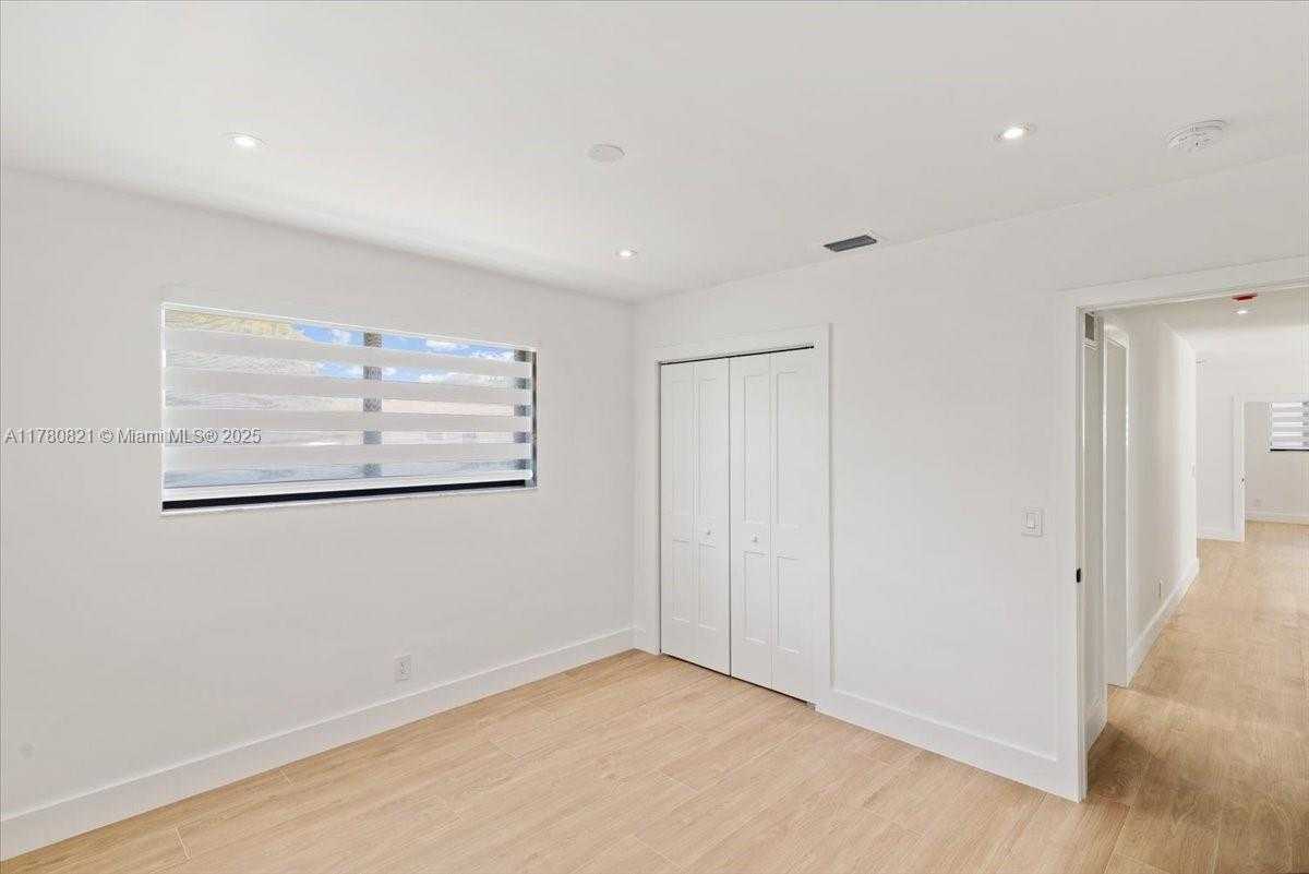 Small Image of 7750 SOUTH WEST 17TH TER, Miami Number 28