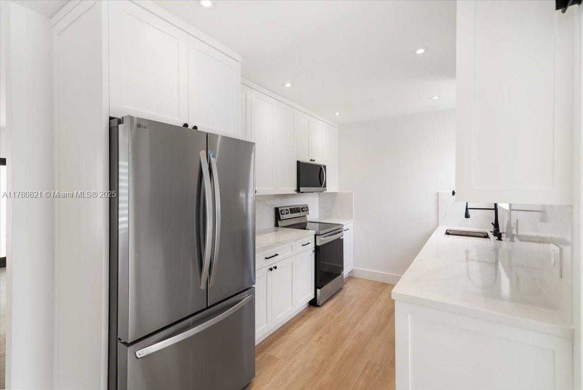 Small Image of 7750 SOUTH WEST 17TH TER, Miami Number 5
