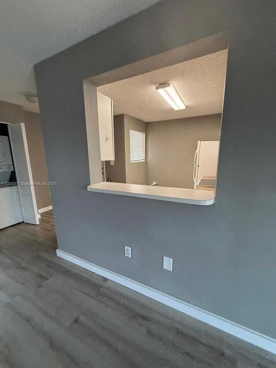 Small Image of 15741 SOUTH WEST 137TH AVE #204, Miami Number 4
