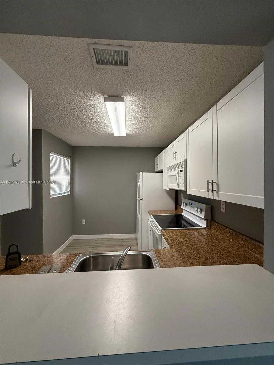 Small Image of 15741 SOUTH WEST 137TH AVE #204, Miami Number 6