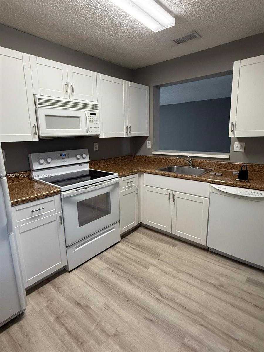 Small Image of 15741 SOUTH WEST 137TH AVE #204, Miami Number 7