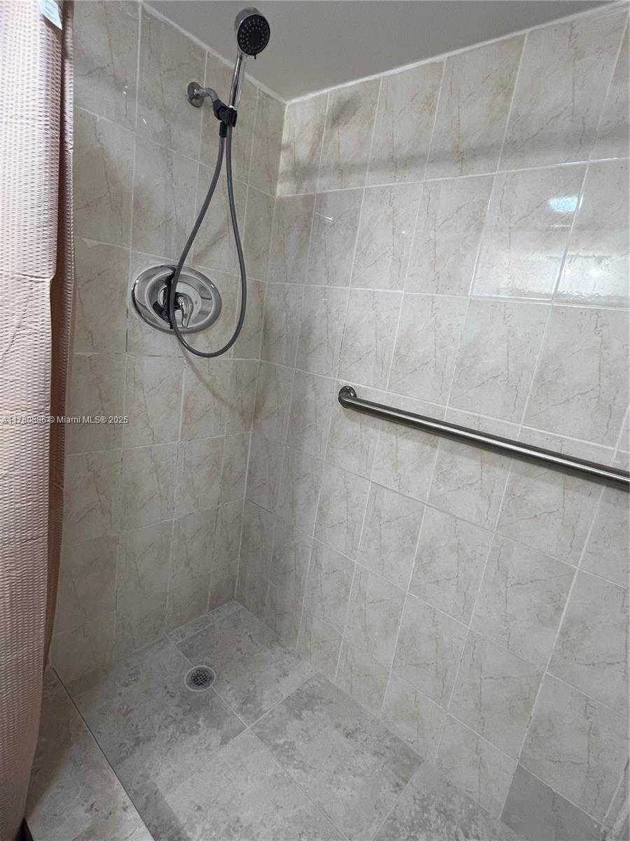 Small Image of 1750 NORTH EAST 191ST ST #111-2, Miami Number 10