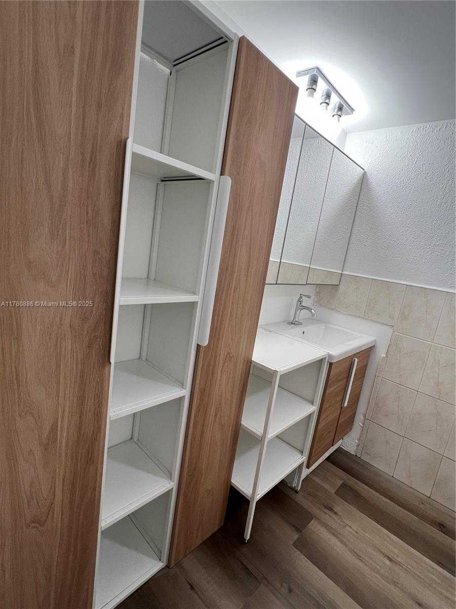 Small Image of 1750 NORTH EAST 191ST ST #111-2, Miami Number 12
