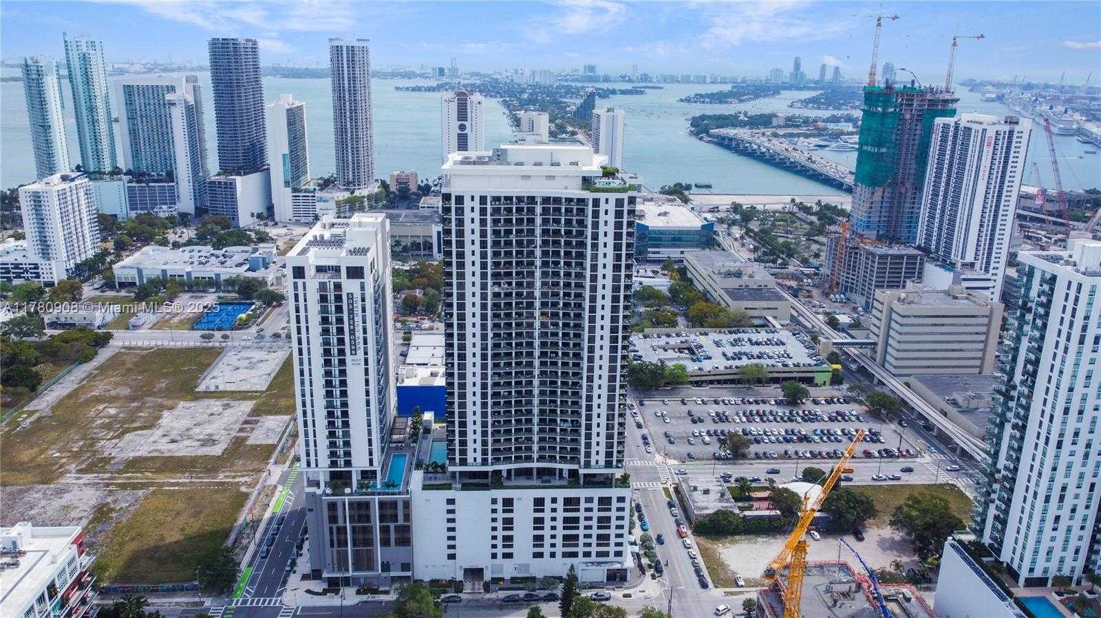 Small Image of 1600 NORTH EAST 1ST AVE #2708, Miami Number 17