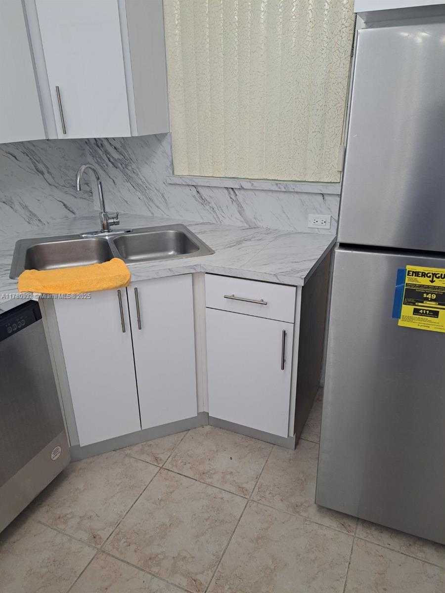 Small Image of 8725 SOUTH WEST 152ND AVE #325, Miami Number 3