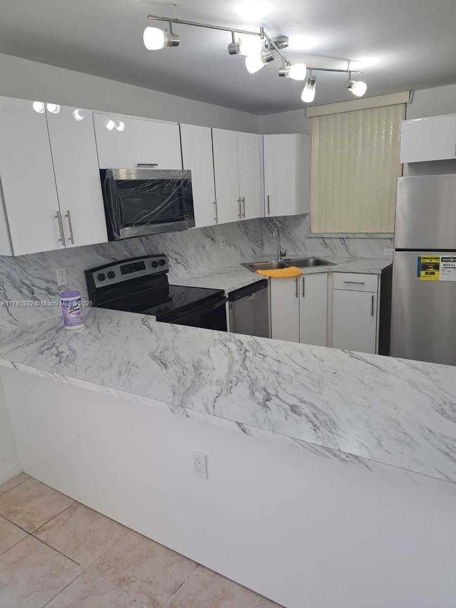 Small Image of 8725 SOUTH WEST 152ND AVE #325, Miami Number 6