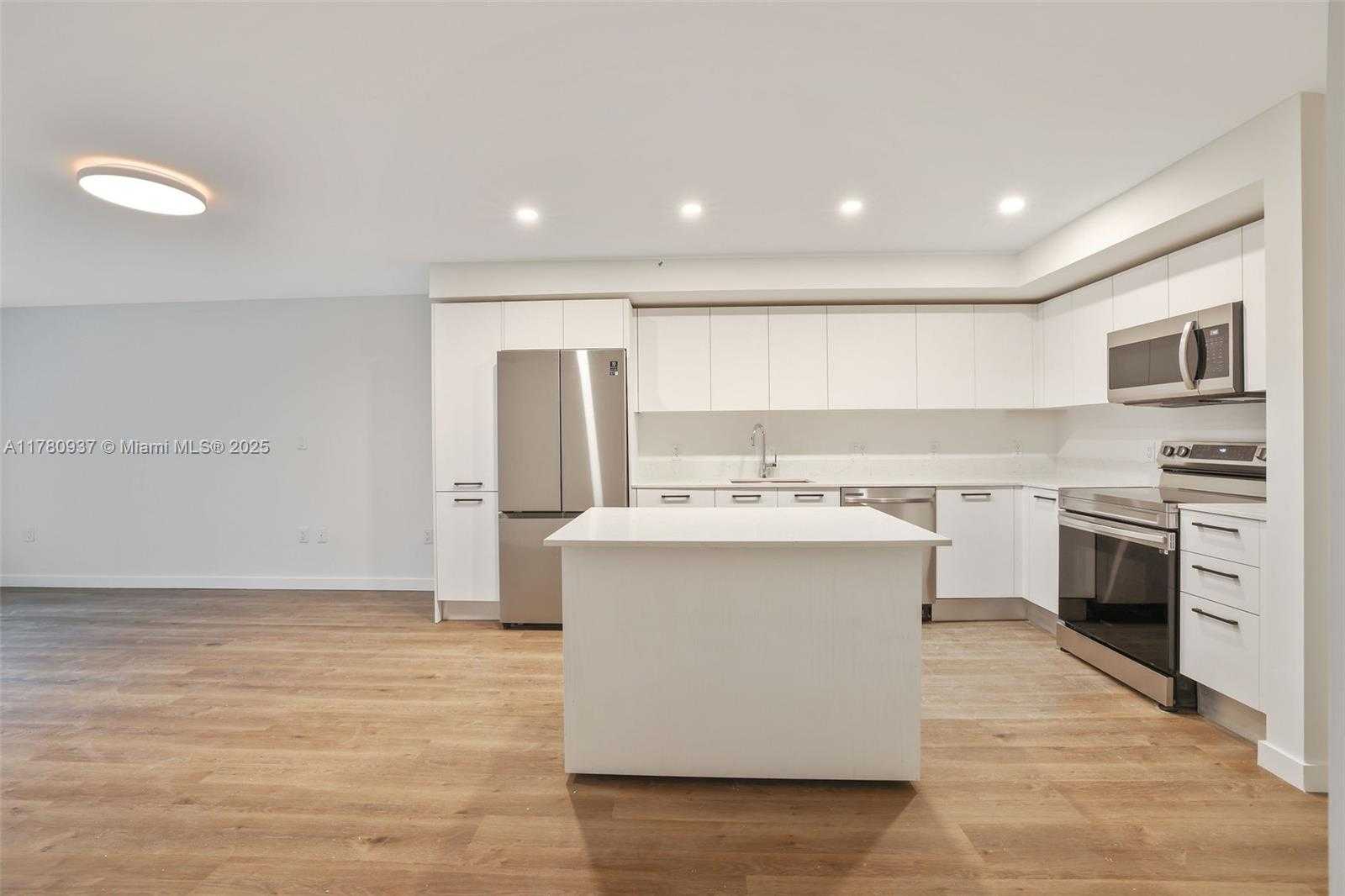 Small Image of 1500 BAY RD #N-1521, Miami Beach Number 10