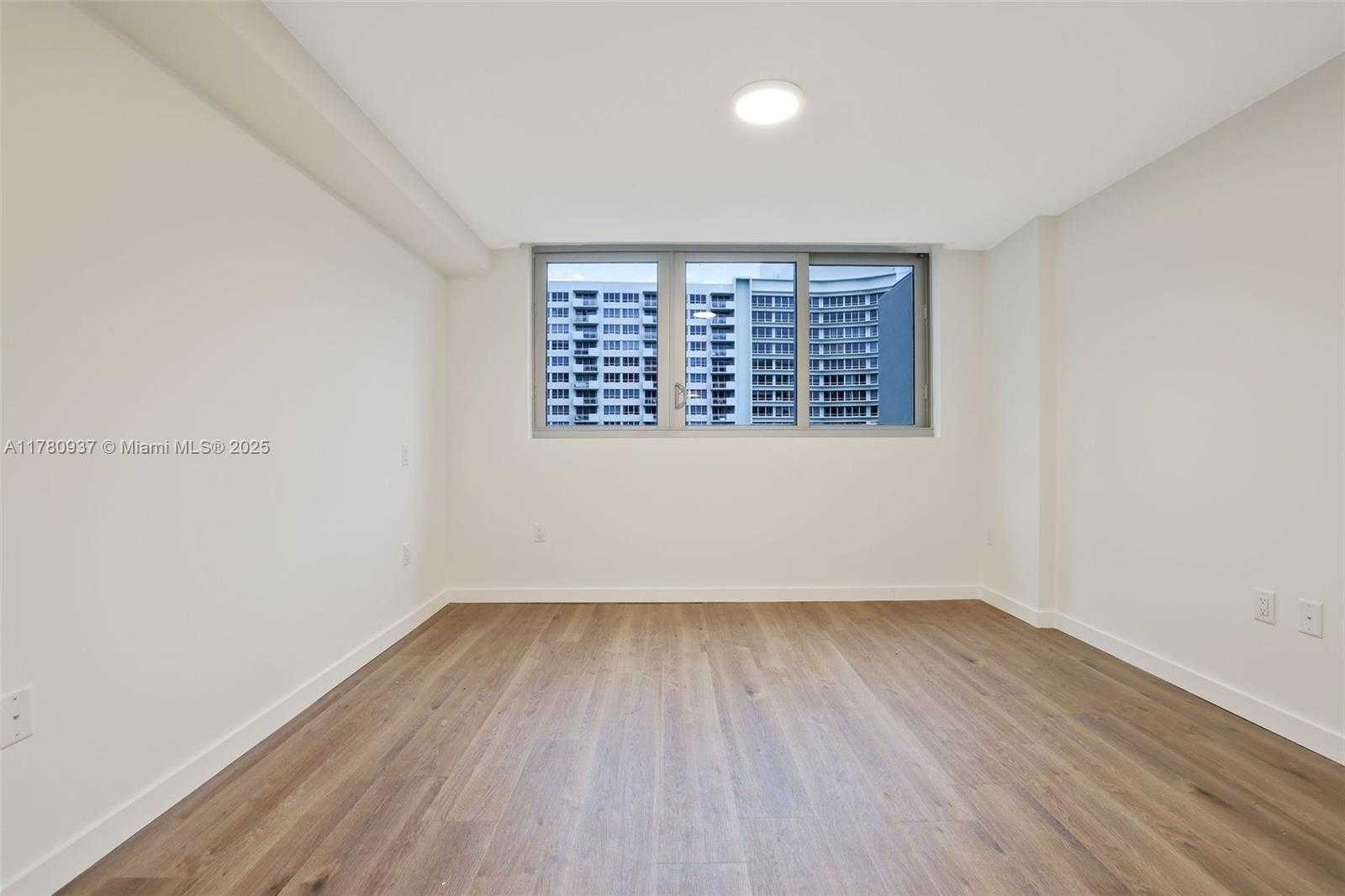 Small Image of 1500 BAY RD #N-1521, Miami Beach Number 13