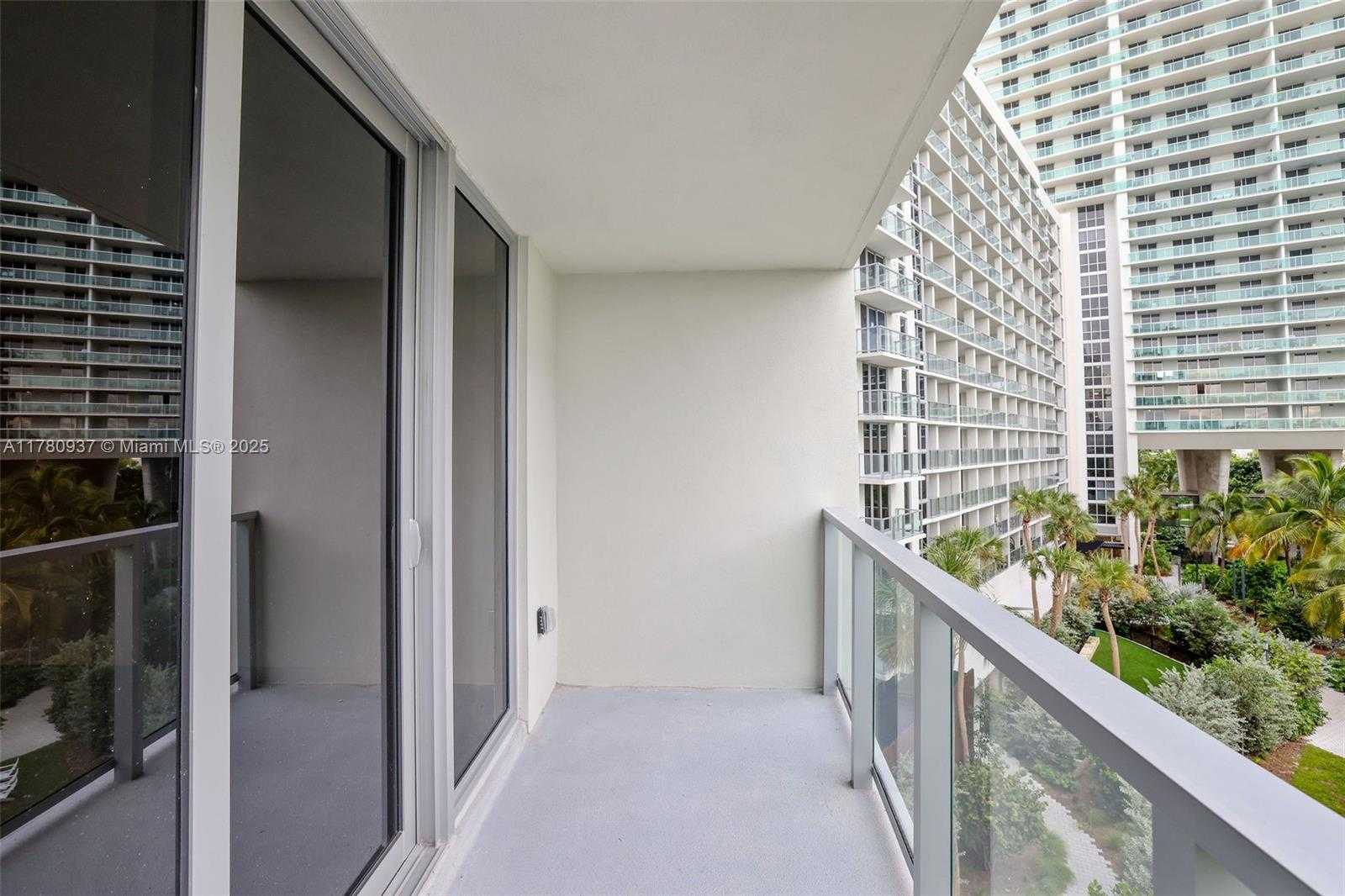 Small Image of 1500 BAY RD #N-1521, Miami Beach Number 4