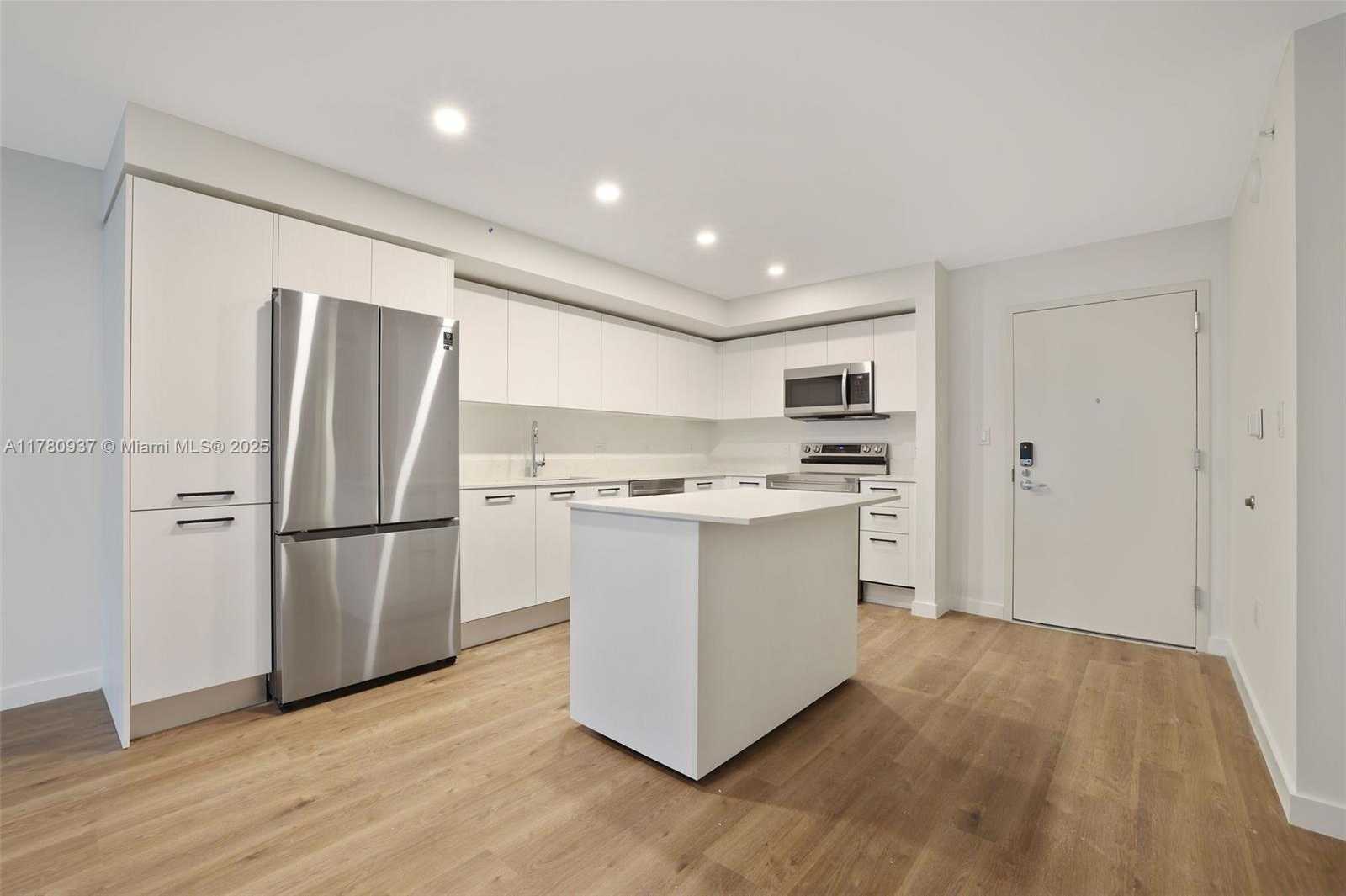 Small Image of 1500 BAY RD #N-1521, Miami Beach Number 8