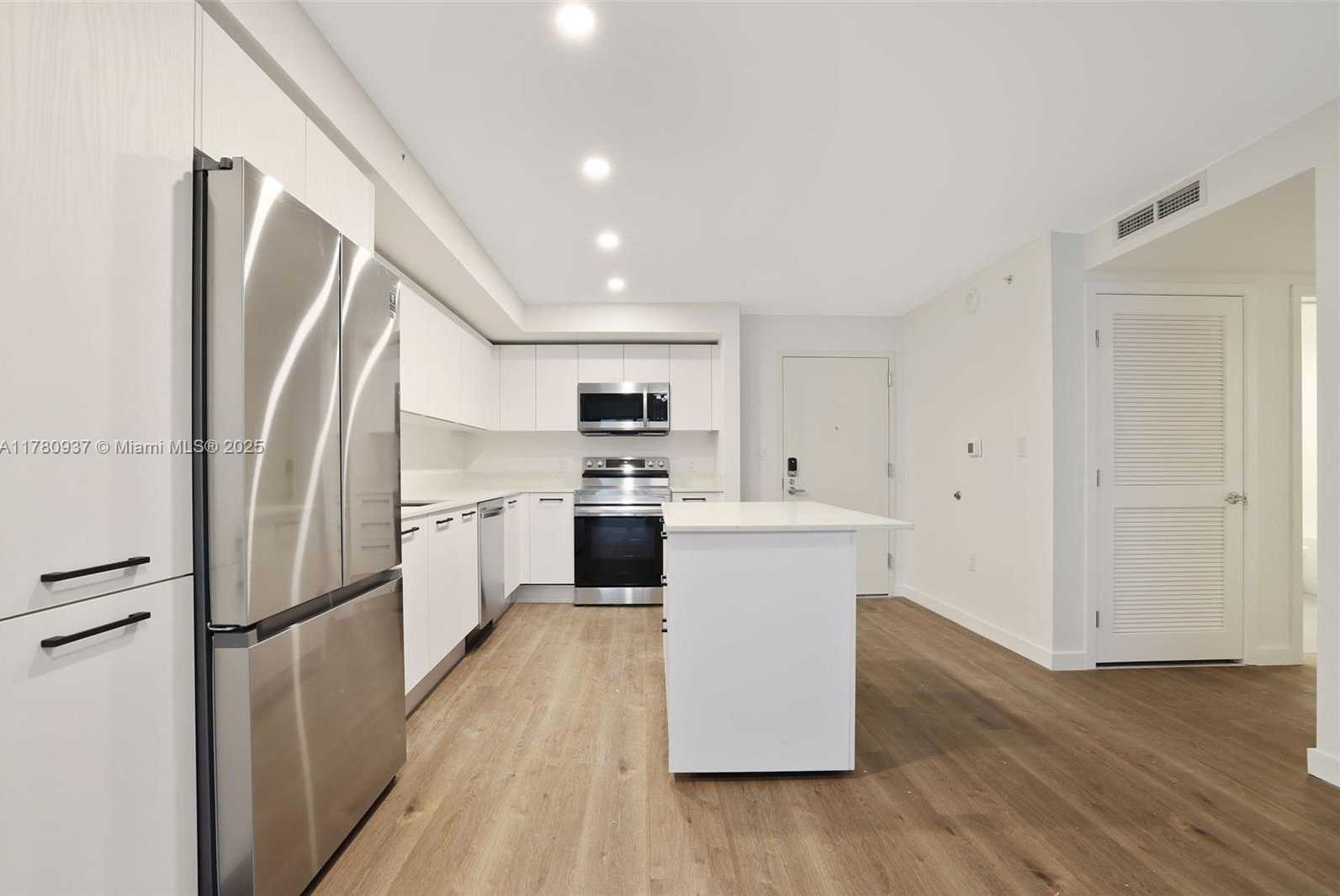 Small Image of 1500 BAY RD #N-1521, Miami Beach Number 9