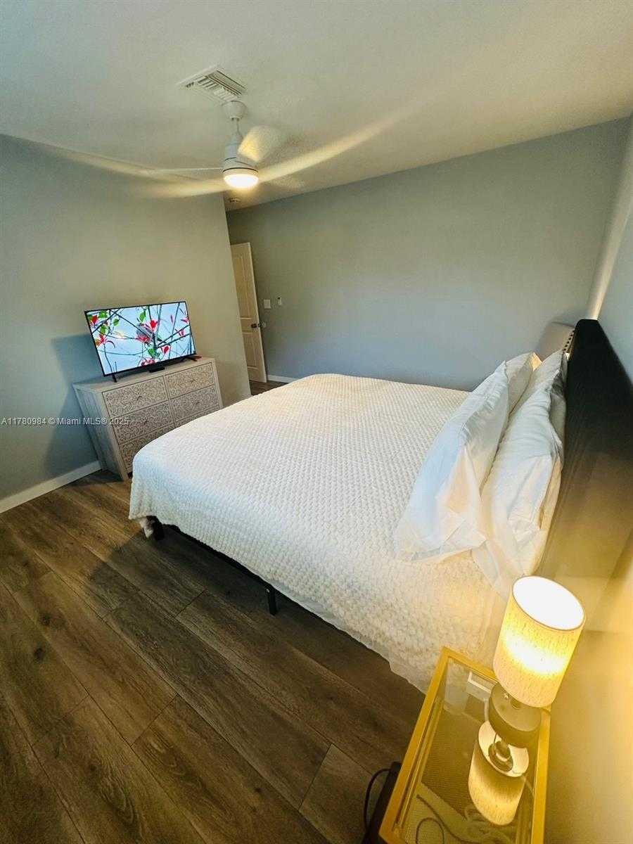 Small Image of 2741 NORTH EAST 53RD CT, Lighthouse Point Number 16