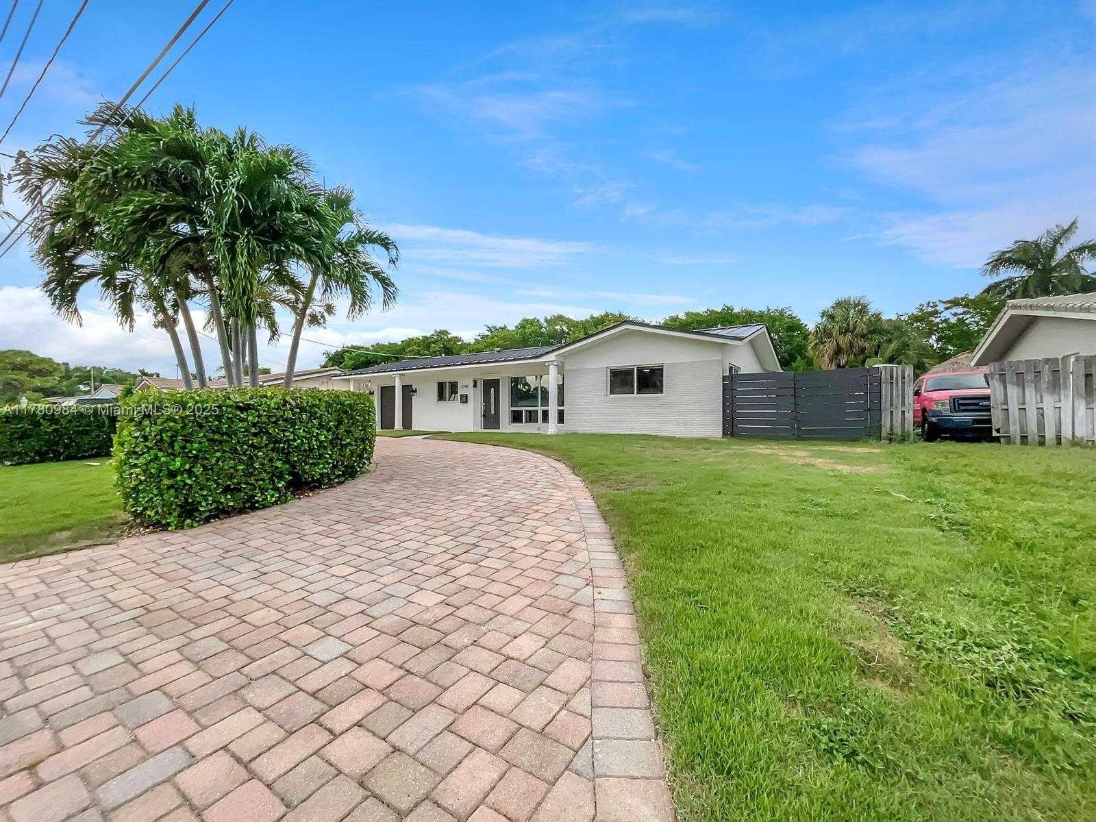 Small Image of 2741 NORTH EAST 53RD CT, Lighthouse Point Number 2