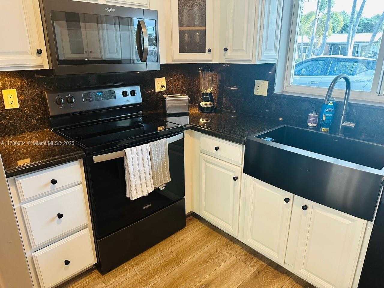 Small Image of 2741 NORTH EAST 53RD CT, Lighthouse Point Number 9