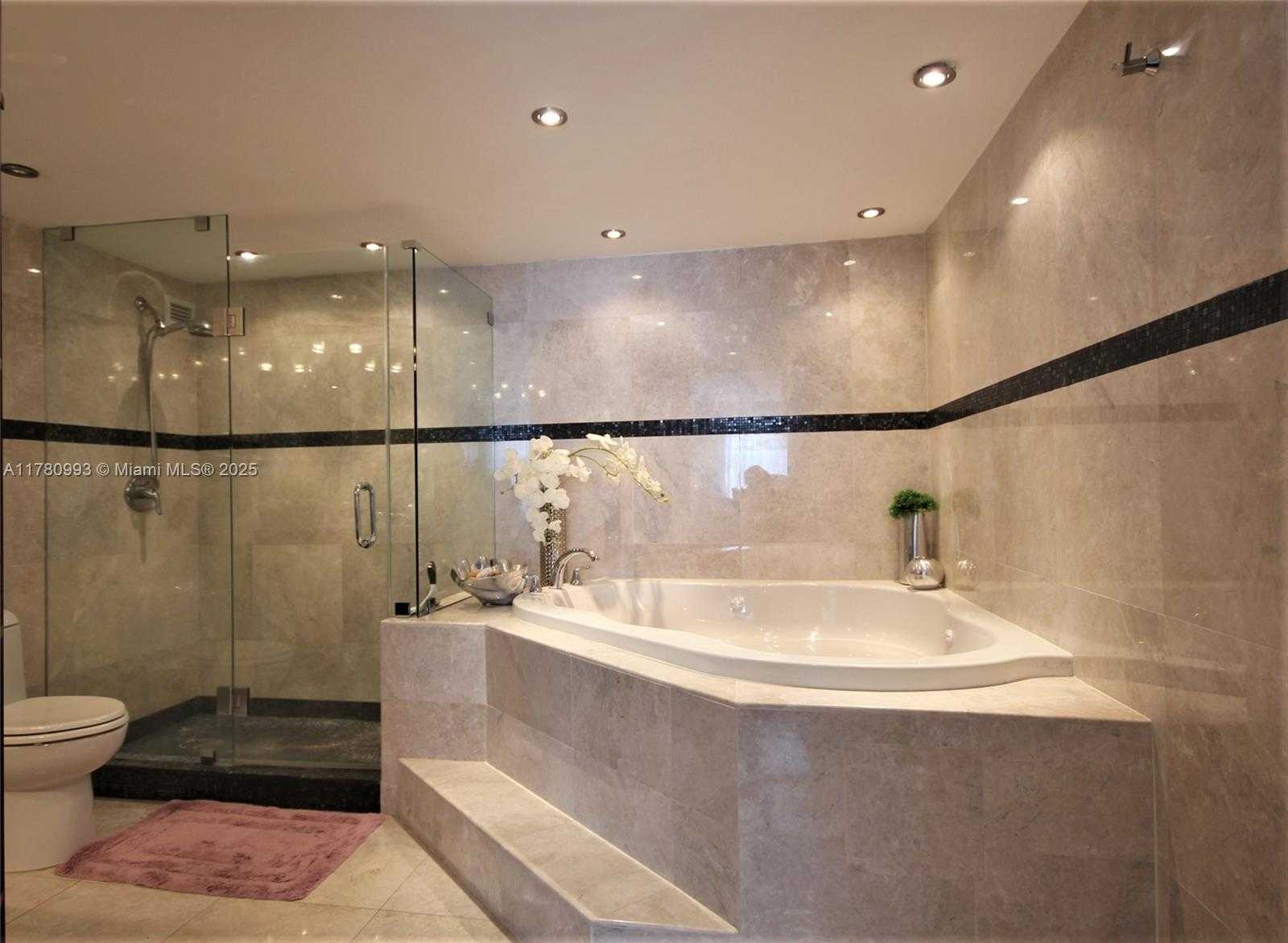 Small Image of 5151 COLLINS AV #924, Miami Beach Number 13