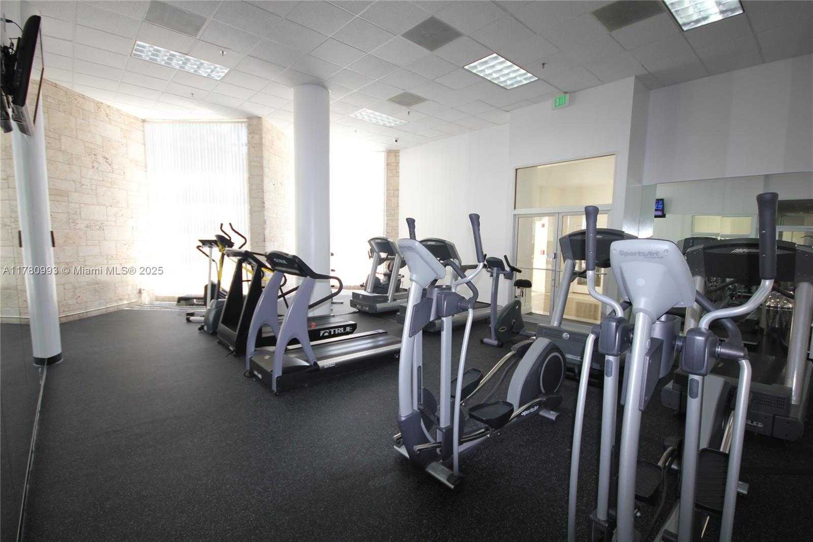 Small Image of 5151 COLLINS AV #924, Miami Beach Number 17