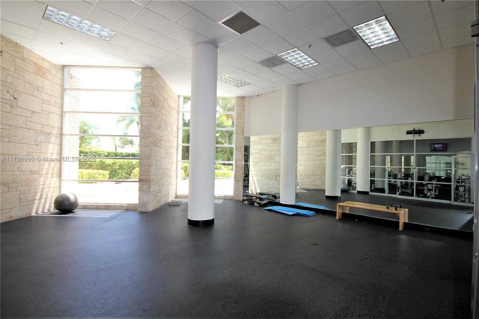 Small Image of 5151 COLLINS AV #924, Miami Beach Number 18