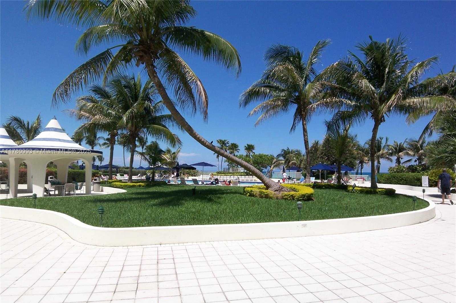 Small Image of 5151 COLLINS AV #924, Miami Beach Number 25