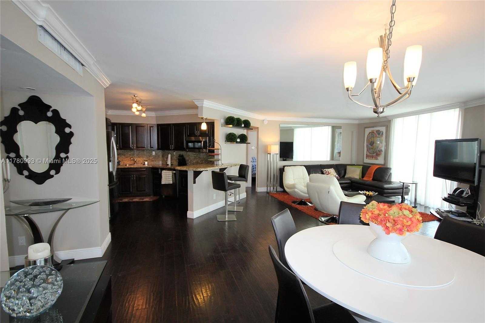Small Image of 5151 COLLINS AV #924, Miami Beach Number 31