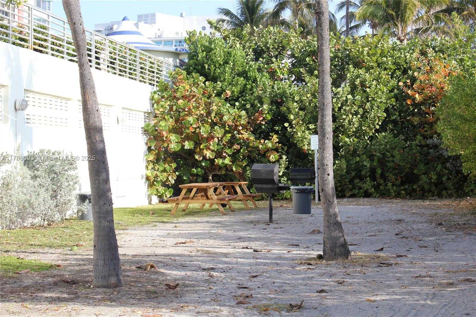 Small Image of 5151 COLLINS AV #924, Miami Beach Number 42