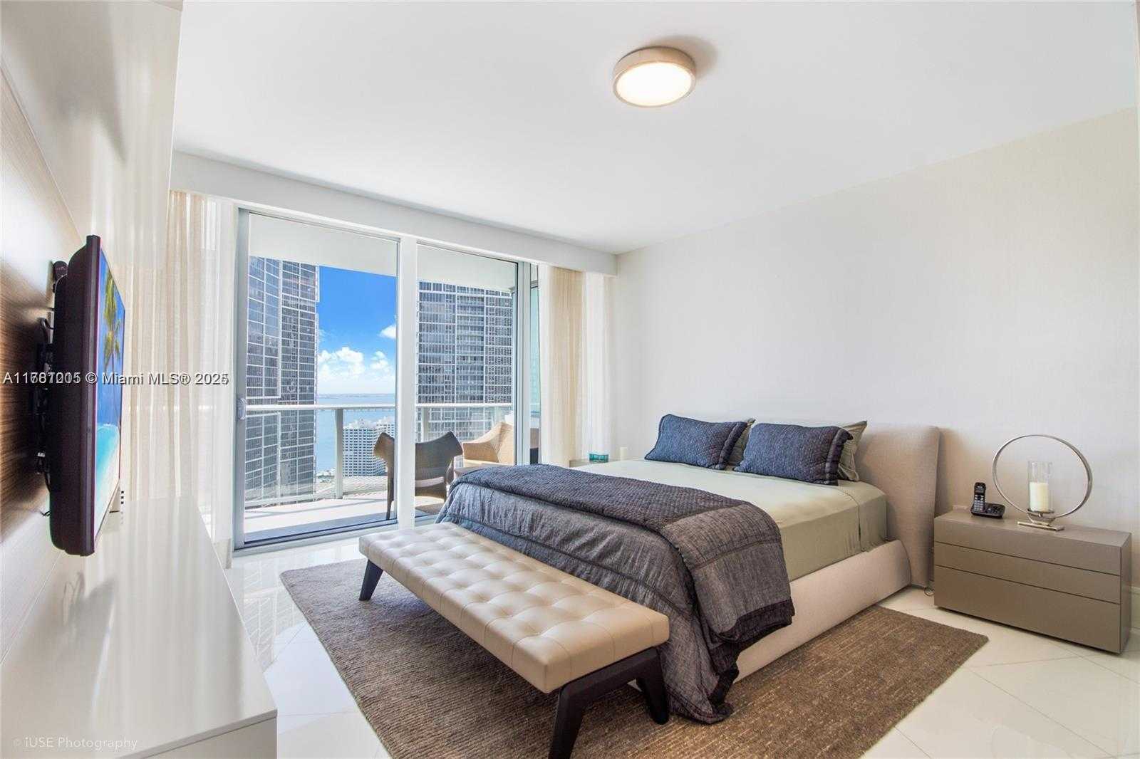 Small Image of 200 BISCAYNE BOULEVARD WAY #3108, Miami Number 12