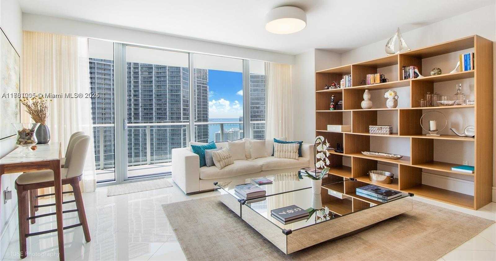 Small Image of 200 BISCAYNE BOULEVARD WAY #3108, Miami Number 4
