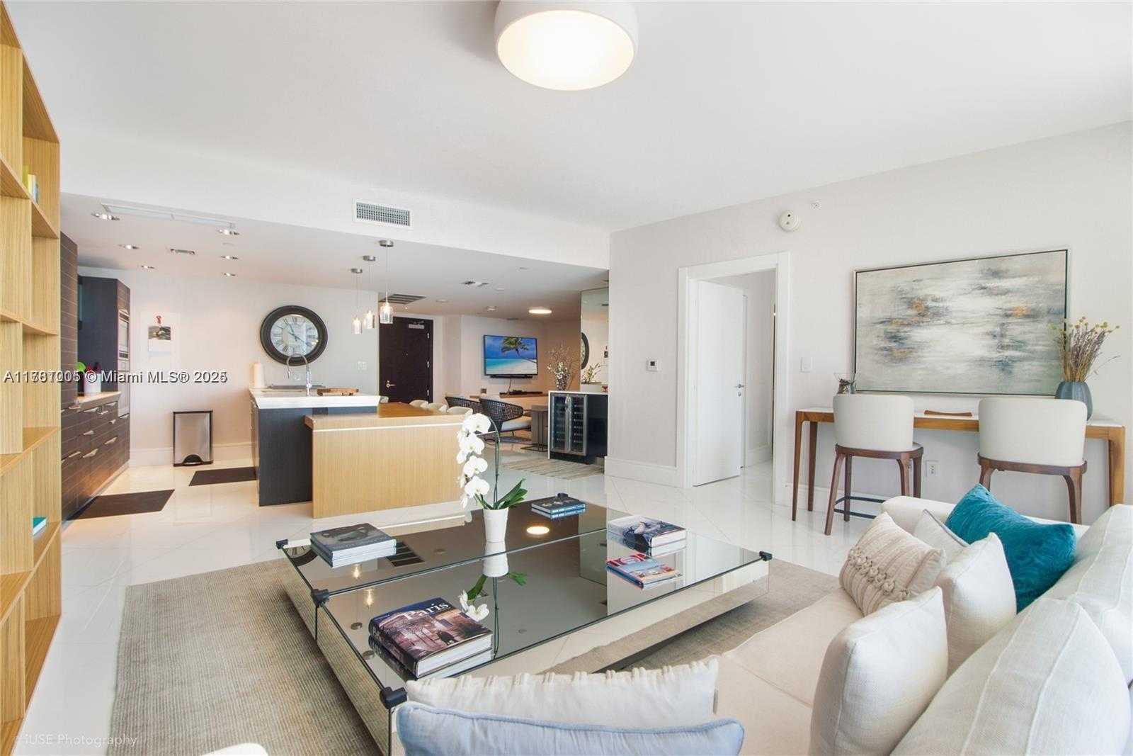 Small Image of 200 BISCAYNE BOULEVARD WAY #3108, Miami Number 5