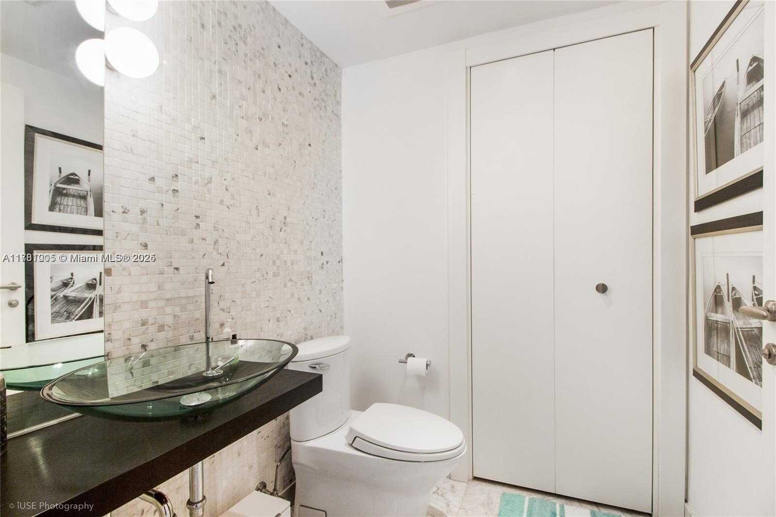 Small Image of 200 BISCAYNE BOULEVARD WAY #3108, Miami Number 9