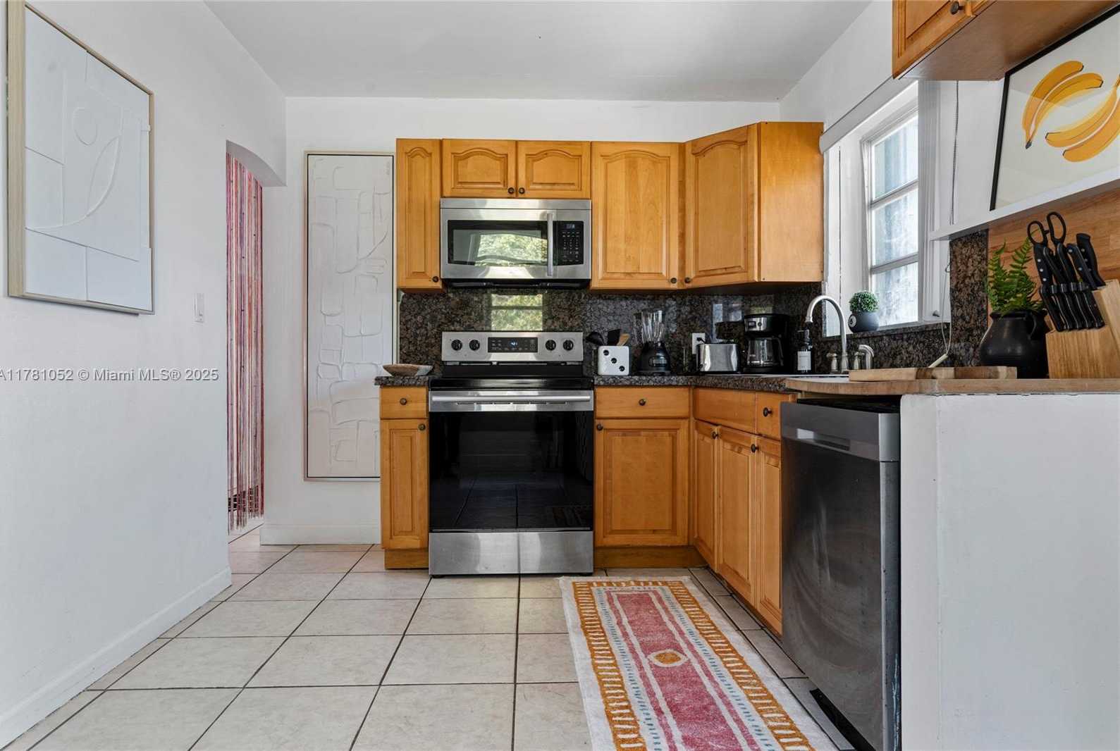 Small Image of 260 NORTH EAST 45TH ST, Miami Number 11