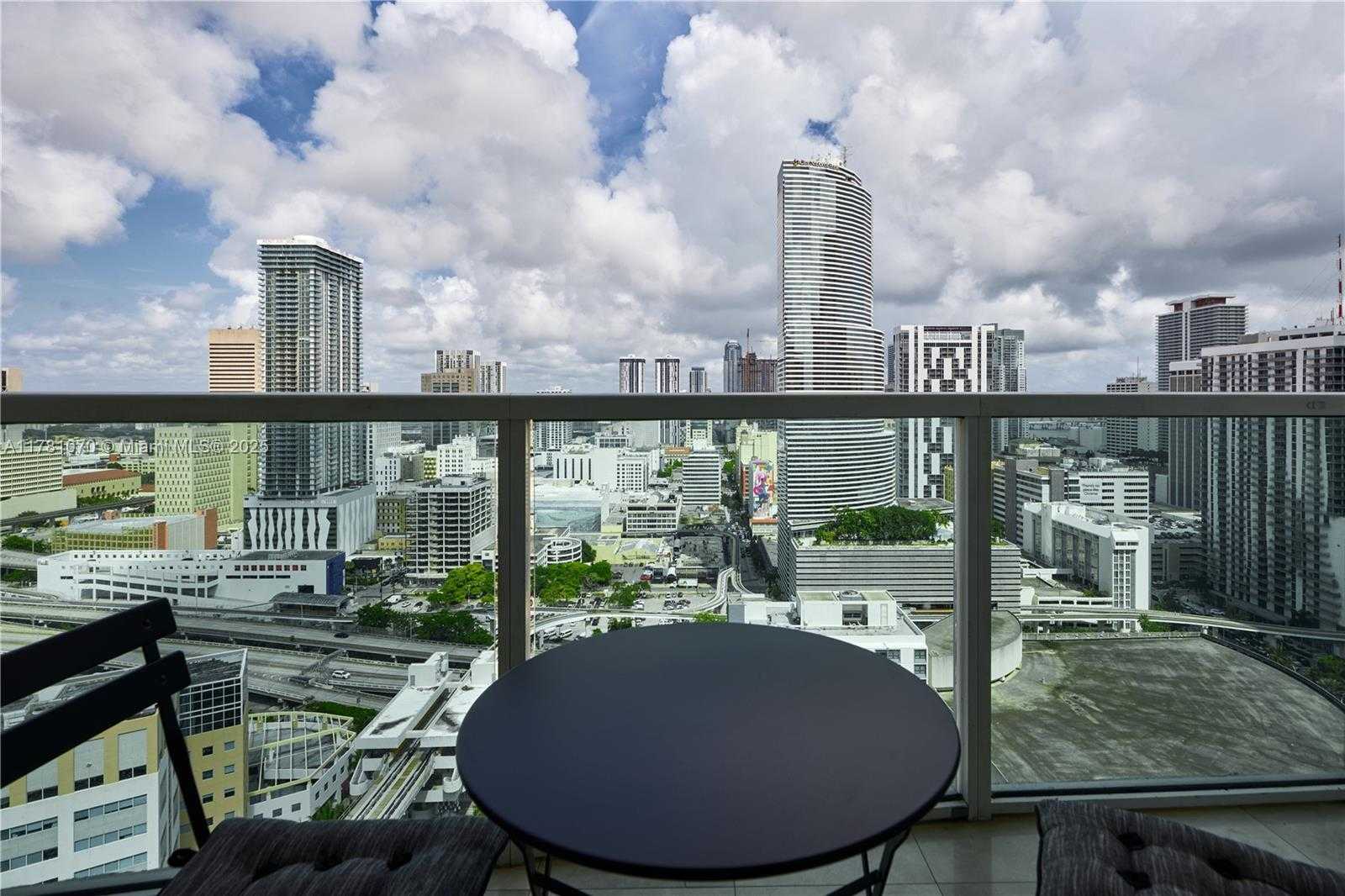 Small Image of 31 SOUTH EAST 5TH ST #3201, Miami Number 23