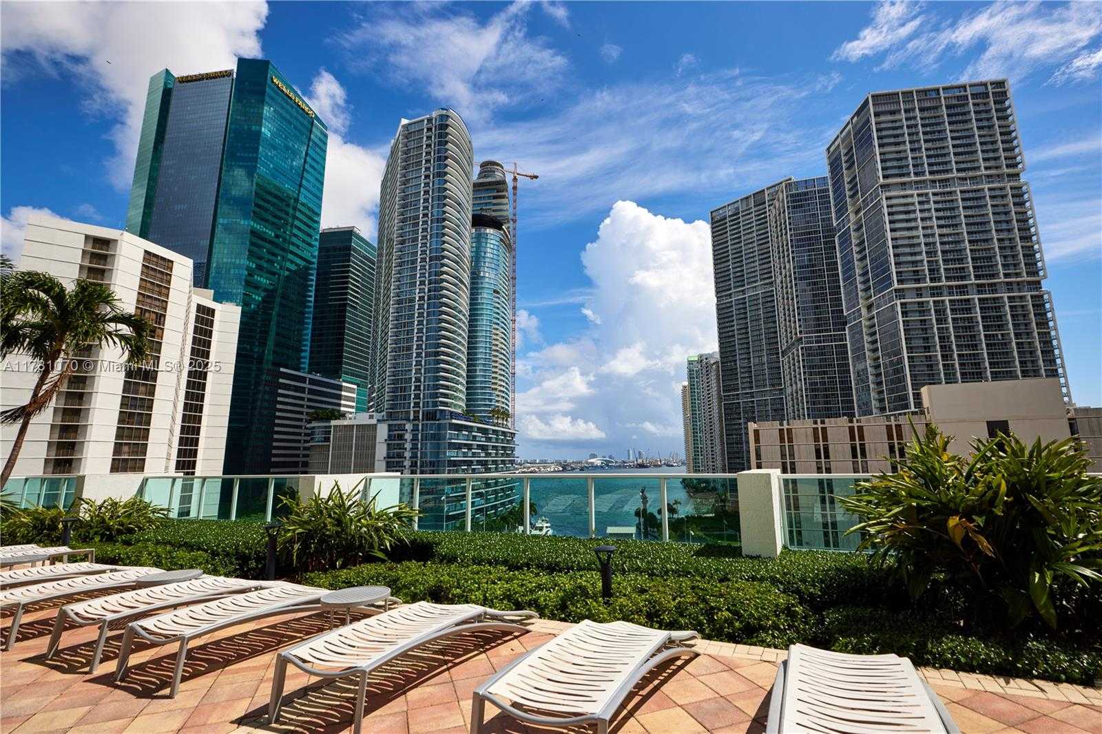 Small Image of 31 SOUTH EAST 5TH ST #3201, Miami Number 33