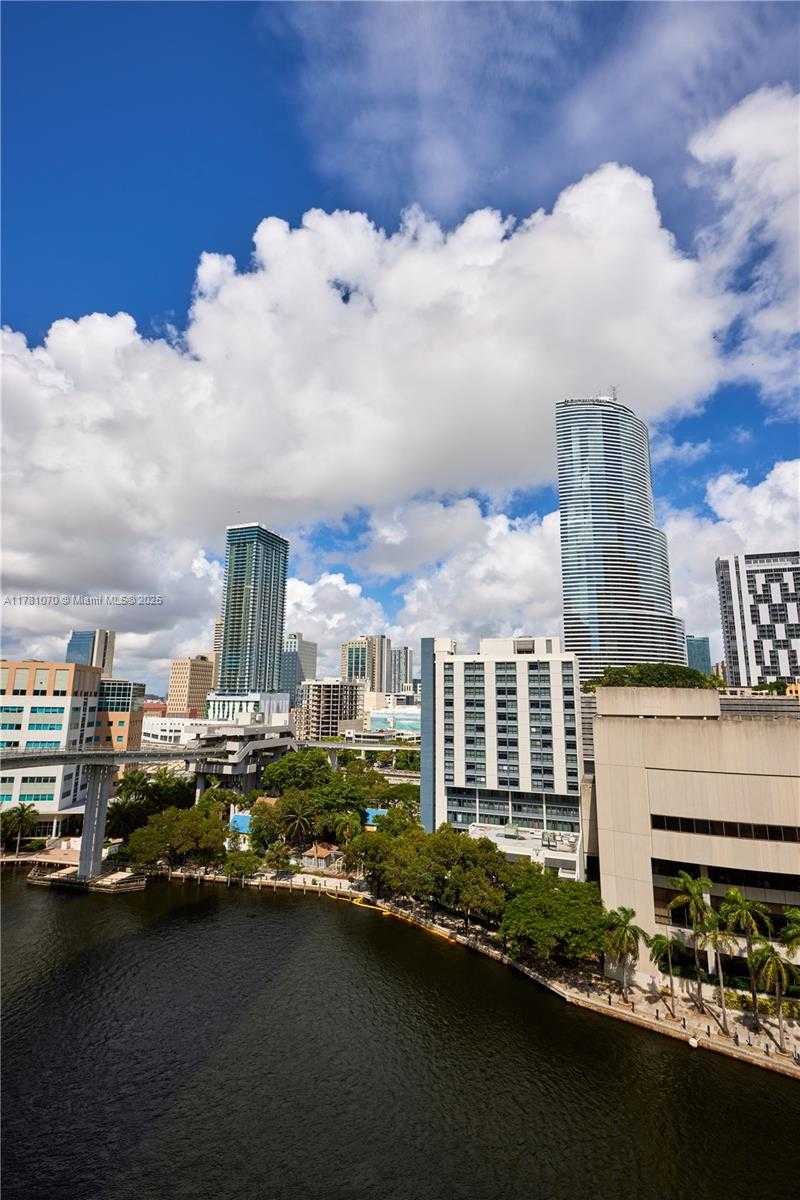 Small Image of 31 SOUTH EAST 5TH ST #3201, Miami Number 38