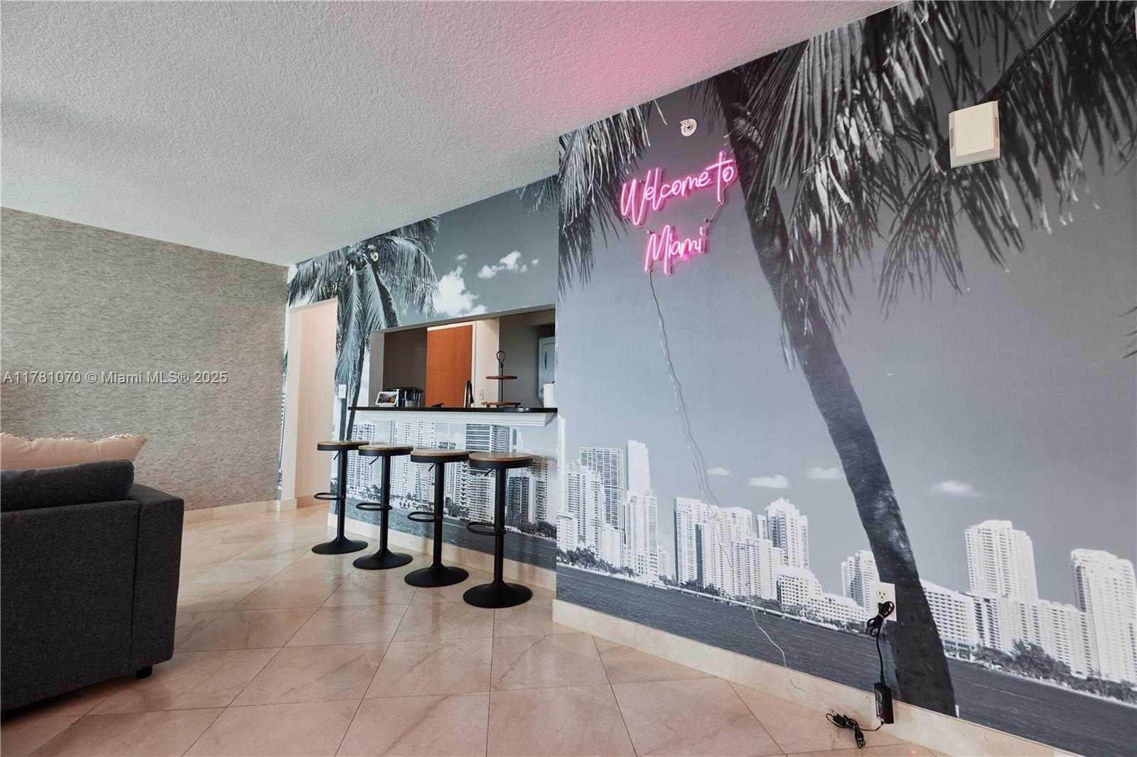 Small Image of 31 SOUTH EAST 5TH ST #3201, Miami Number 5