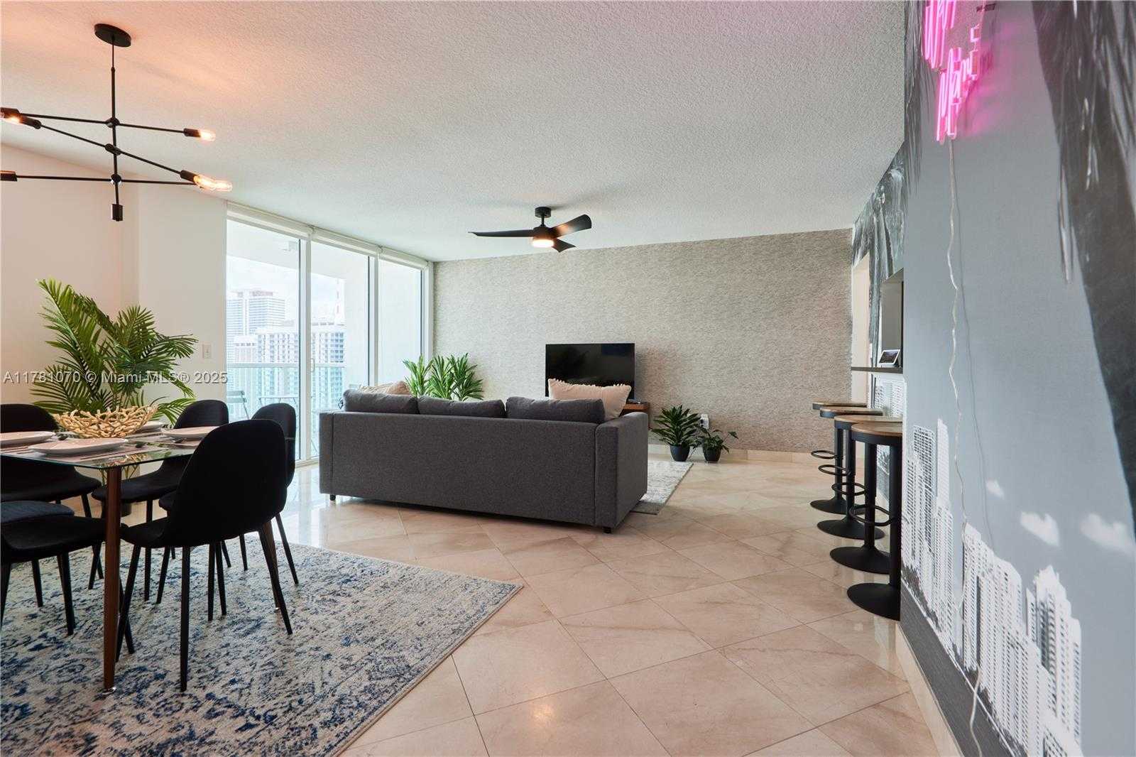 Small Image of 31 SOUTH EAST 5TH ST #3201, Miami Number 9