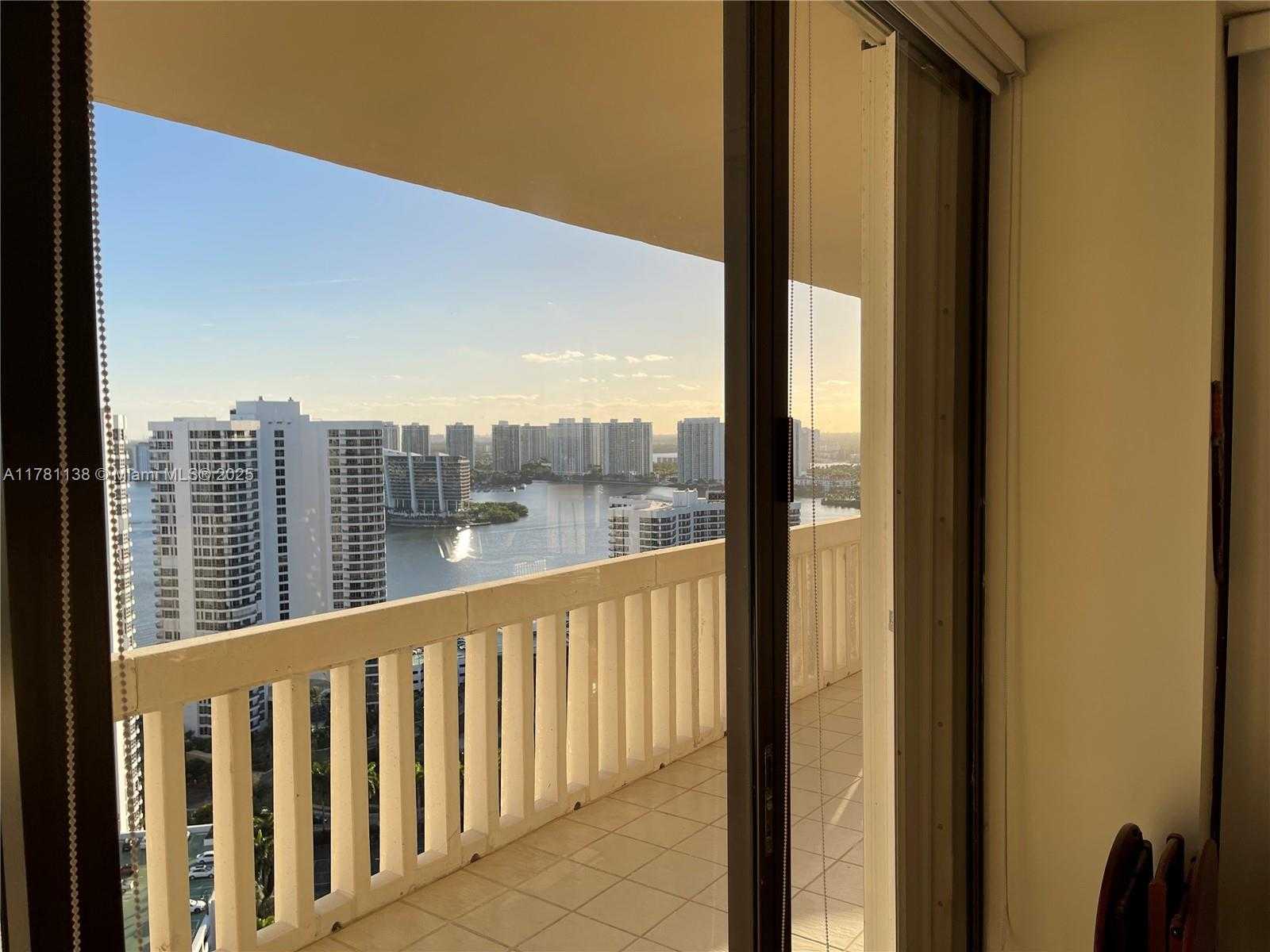 Small Image of 19355 TURNBERRY WAY #27E, Aventura Number 10