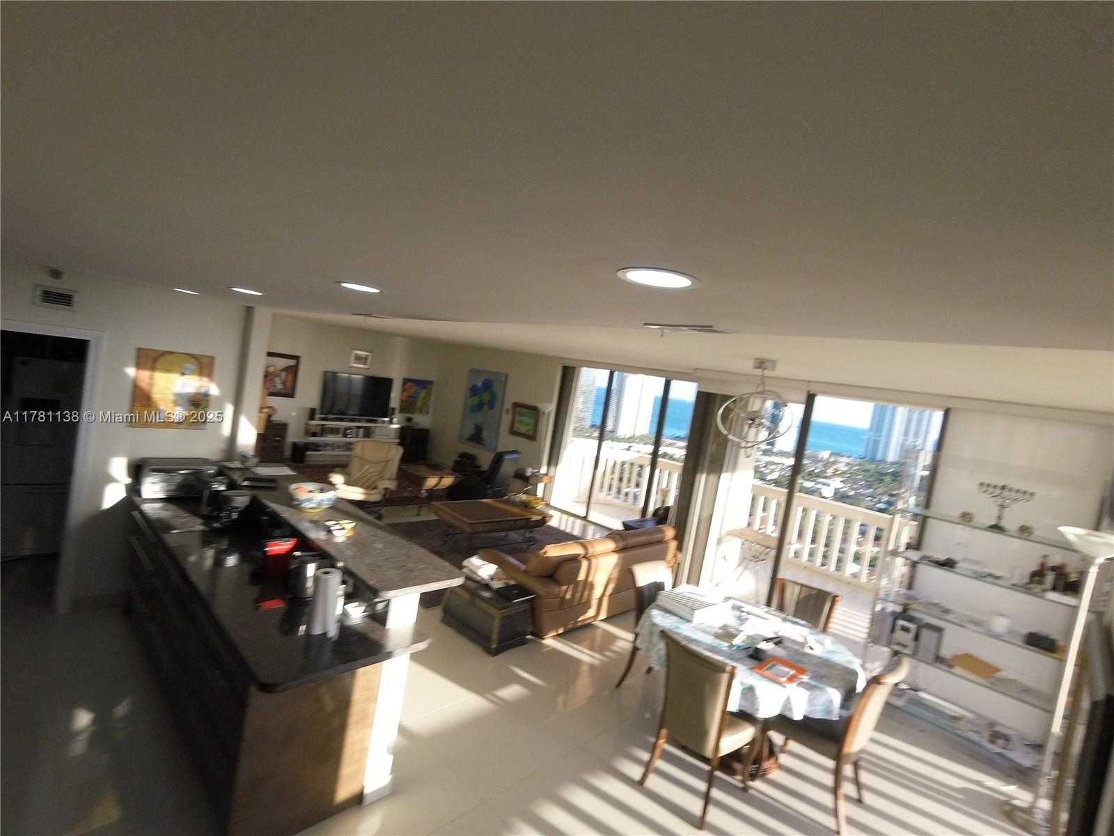 Small Image of 19355 TURNBERRY WAY #27E, Aventura Number 11