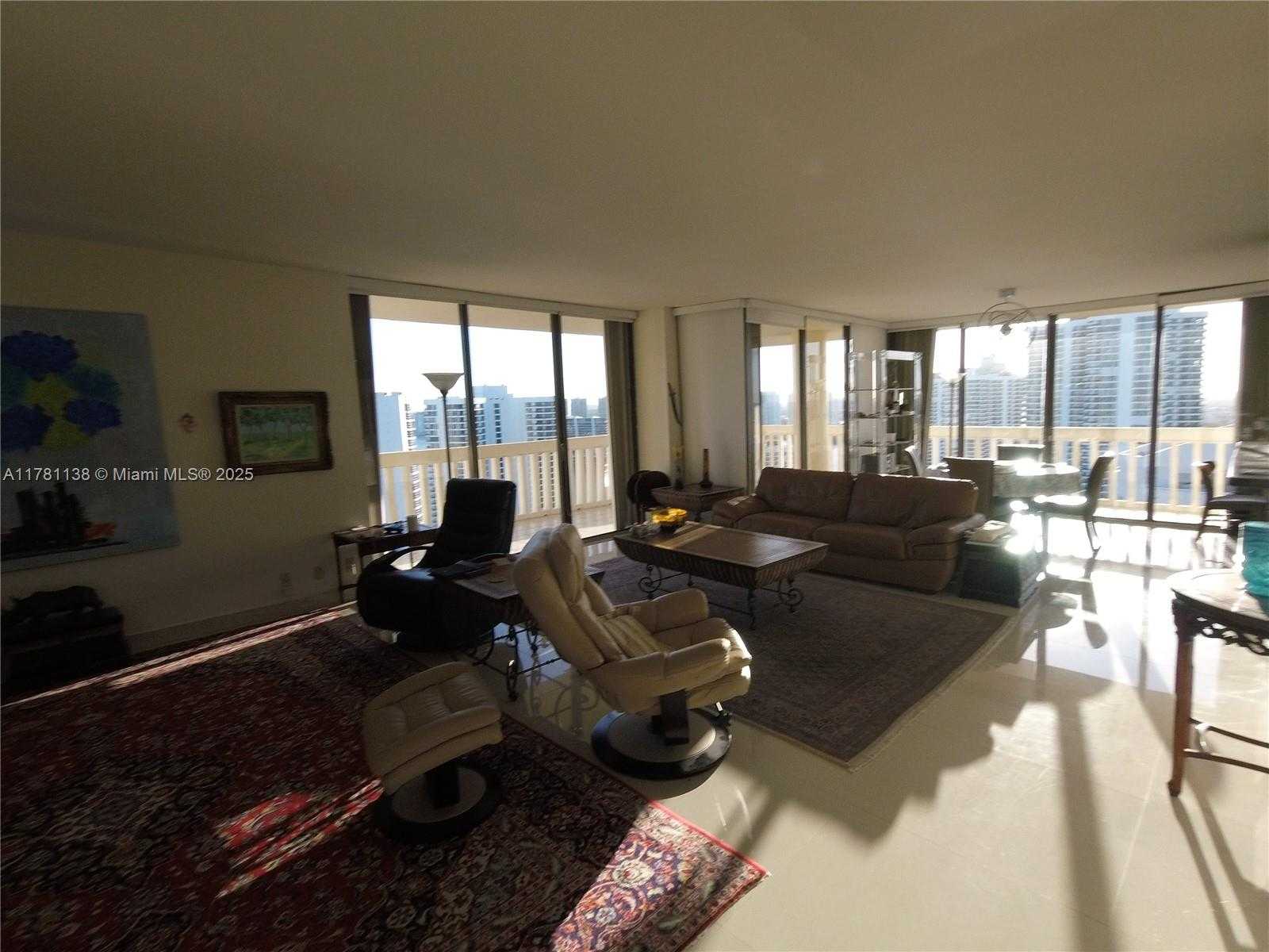 Small Image of 19355 TURNBERRY WAY #27E, Aventura Number 12