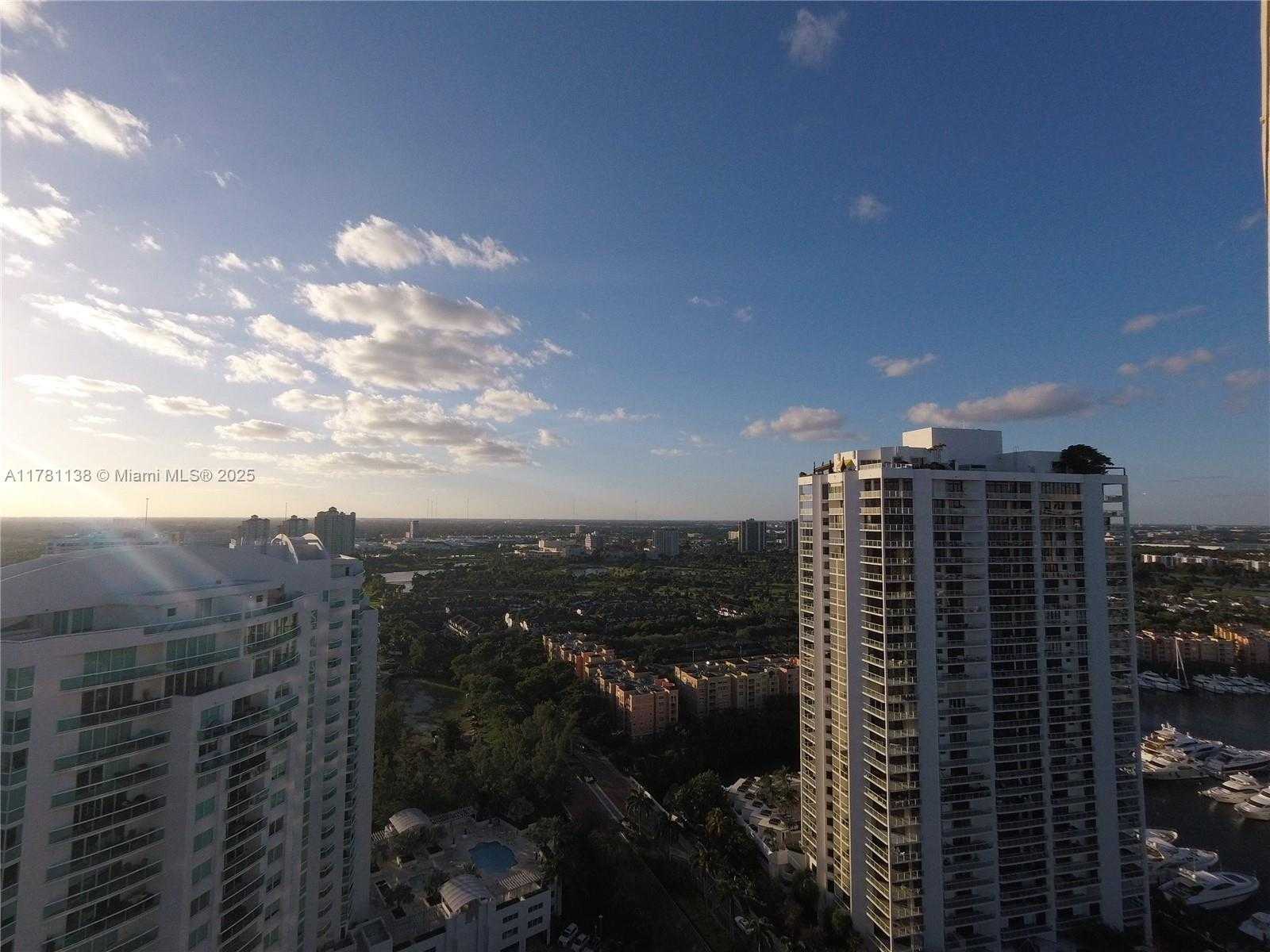 Small Image of 19355 TURNBERRY WAY #27E, Aventura Number 15